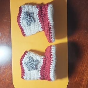 Newborn crochet booties